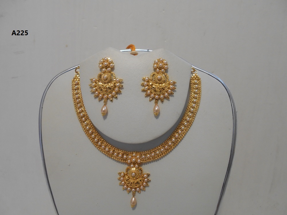 Jewellery maker