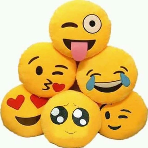 Round shape emoji pillow