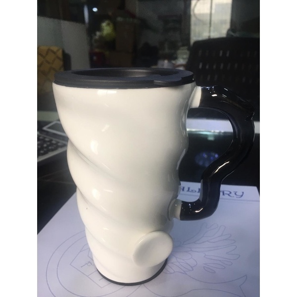 Ceramic con ice cream shape mug with lid
