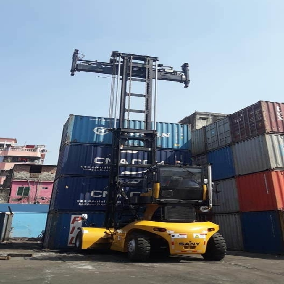 BRAND NEW SANY EMPTY CONTAINER HANDLER (SDCY100K7GC-T )TWIN EMPTY CONTAINER HANDLER -CAPACITY (10t)-ENGINE- VOLVO TAD871VE, WITH DYNAMIC ANTI -ROLLOVER PROTECTION TECHNOLOGY.