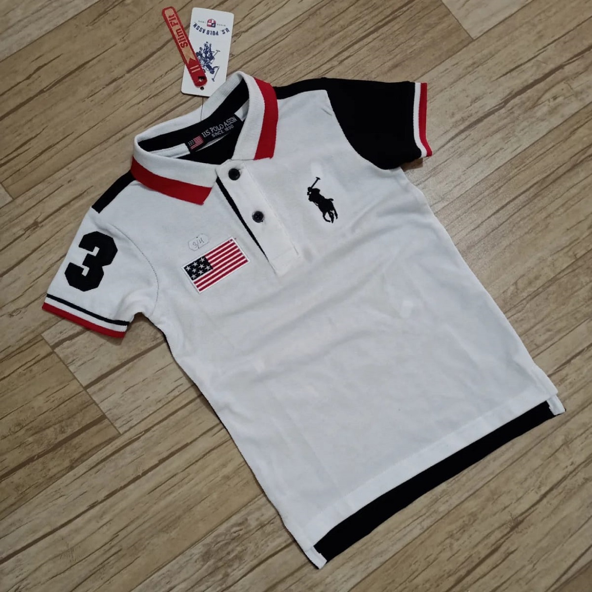 Fashionable polo shirt for kids